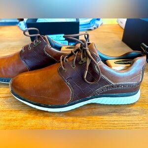 Johnston & Murphy XC4 spikeless golf shoes — excellent preowned condition (10M)